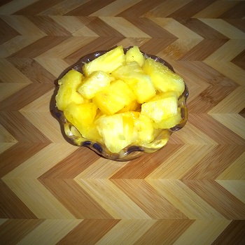Beat the Diet Blues Pineapple Bowl